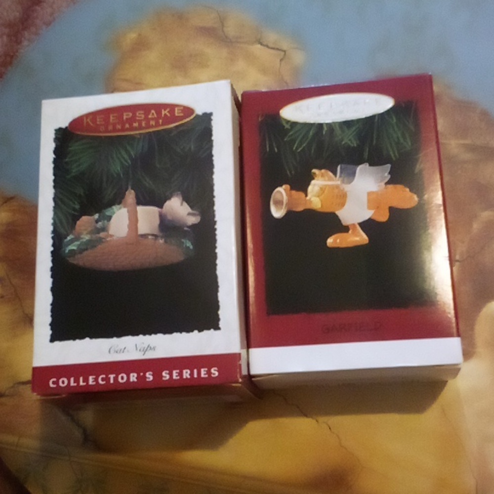 Cats by Hallmark Angel Garfield & cat nap NIB never displayed